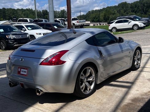 Used 2011 Nissan 370Z Touring image 7