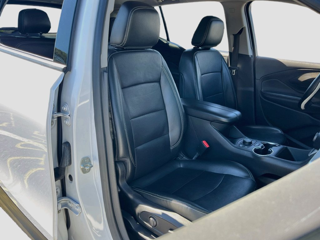 Used 2022 GMC Terrain SLT w/ Tech Package FWD image 27