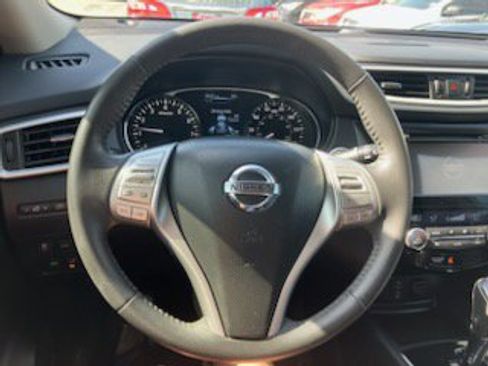 Used 2016 Nissan Rogue SL image 6