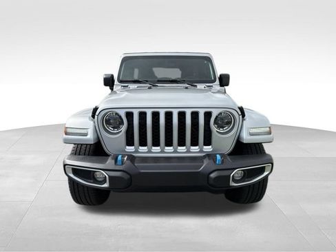 Used 2023 Jeep Wrangler Unlimited Sahara w/ Cold Weather Group AWD/4WD image 9