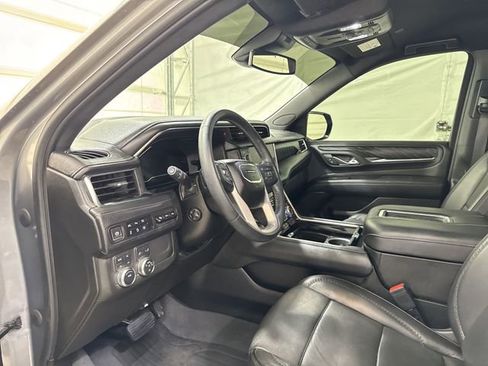 Used 2023 GMC Yukon XL Denali AWD/4WD image 10