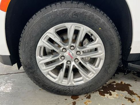 Used 2023 GMC Yukon SLT AWD/4WD image 27