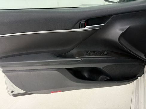 Used 2022 Toyota Camry SE FWD image 16