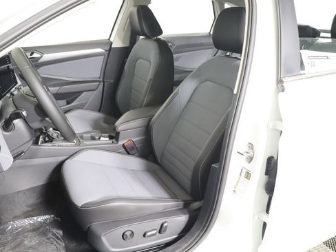 New 2025 Volkswagen Jetta SE image 29