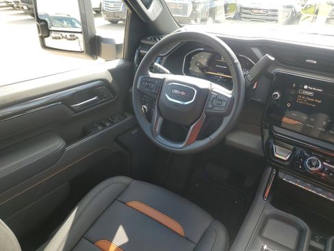 Used 2026 GMC Sierra 2500 AT4 w/ AT4 Premium Plus Package AWD/4WD image 17