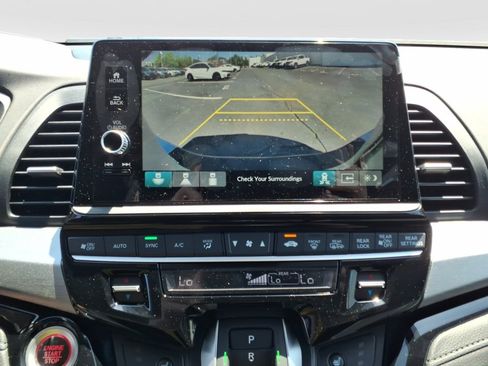 New 2026 Honda Odyssey Touring image 17