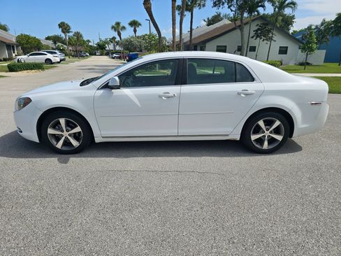 Used 2011 Chevrolet Malibu LT w/ Power Convenience Package FWD image 8