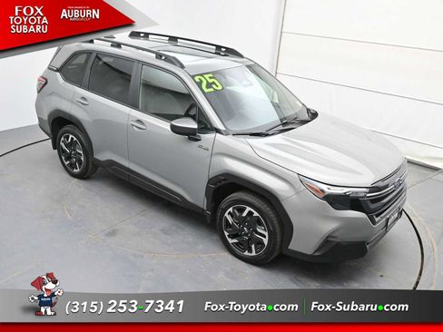 Used 2025 Subaru Forester Premium image 27