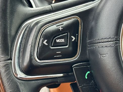 Used 2011 Jaguar XJ Supercharged image 25