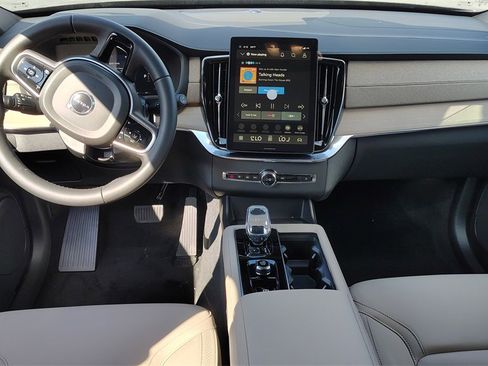 New 2026 Volvo XC90 B6 Core image 10