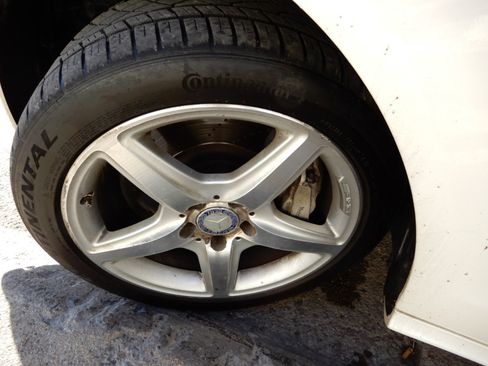 Used 2014 Mercedes-Benz CLS 550 4dr Sdn CLS 550 4MATIC w/ Premium 1 Package image 18