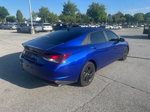 Used 2021 Hyundai Elantra SEL w/ Convenience Package FWD image 5