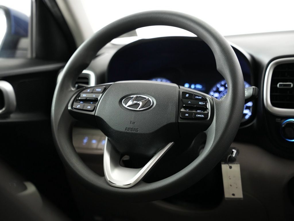 Used 2020 Hyundai Venue SEL FWD image 11