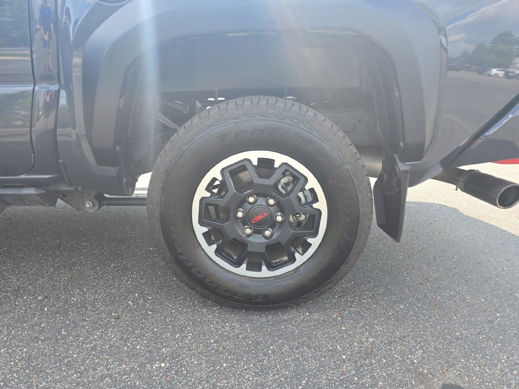 Used 2024 Toyota Tacoma TRD Off-Road AWD/4WD image 34