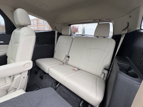 Used 2019 Buick Enclave Essence image 23