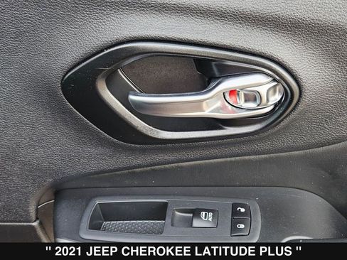 Used 2021 Jeep Cherokee Latitude Plus AWD/4WD image 31