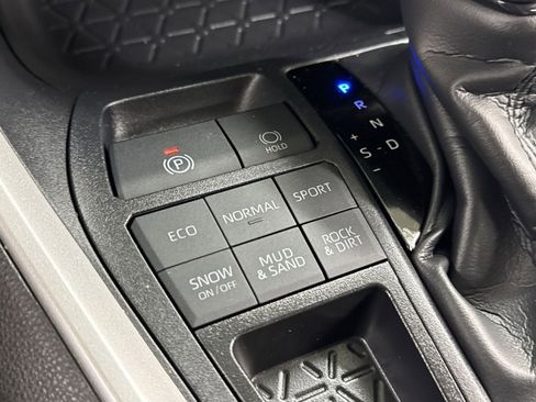 Used 2025 Toyota RAV4 LE AWD/4WD image 40