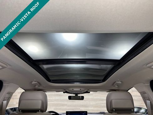 Used 2023 Lincoln Nautilus Reserve w/ Equipment Group 202A image 4