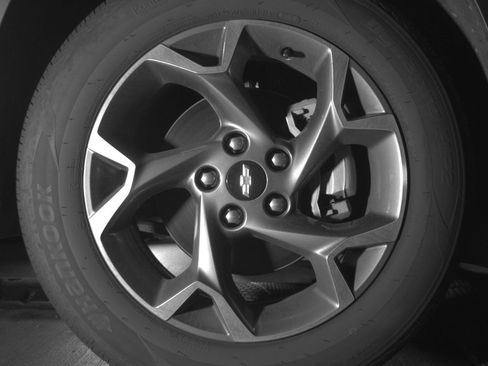 Used 2025 Chevrolet Trax LT image 13