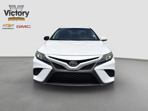 Used 2019 Toyota Camry SE FWD image 2