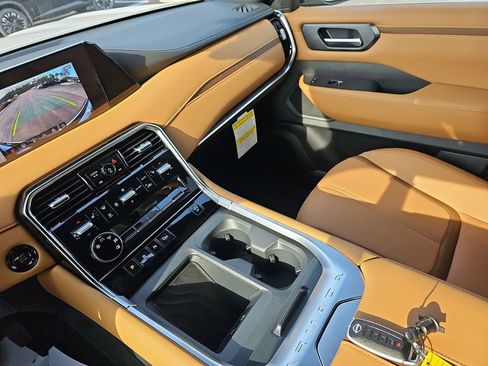 New 2026 Nissan Armada SL image 30