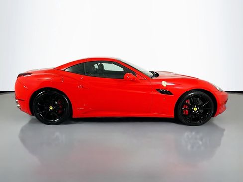 Used 2012 Ferrari California RWD image 8