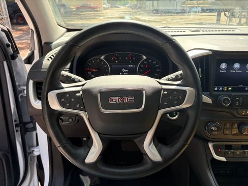 Used 2024 GMC Terrain SLT AWD/4WD image 29