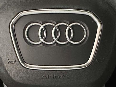 Used 2022 Audi Q8 Premium Plus w/ Premium Plus Package AWD/4WD image 26