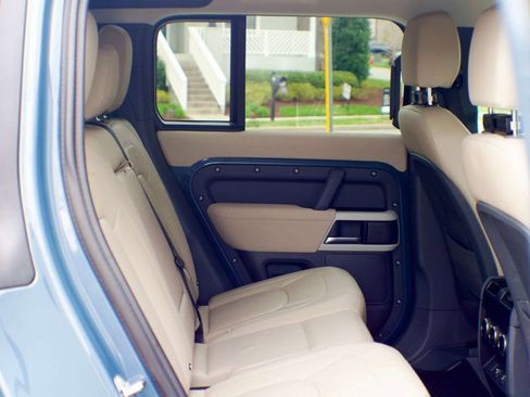 Used 2023 Land Rover Defender 110 SE image 53