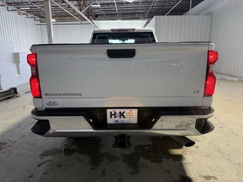 Used 2023 Chevrolet Silverado 2500 LT w/ Snow Plow Prep/Camper Package image 5