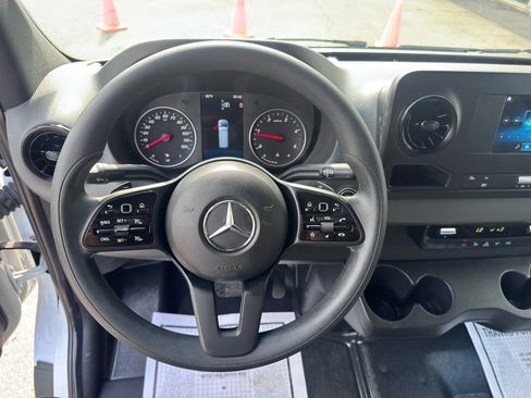 Used 2023 Mercedes-Benz Sprinter 2500 image 15