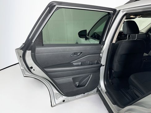 Used 2025 Nissan Pathfinder SV AWD/4WD image 25