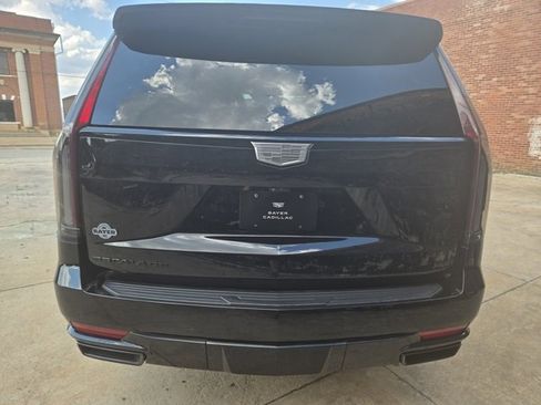 Used 2023 Cadillac Escalade Sport Platinum w/ LPO, ONYX Package image 6