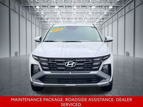 Used 2025 Hyundai Tucson SE AWD/4WD image 2