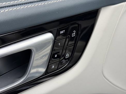 Used 2019 Porsche Cayenne S image 10