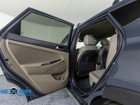 Used 2021 Hyundai Tucson Sport image 23