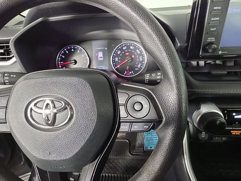 Used 2021 Toyota RAV4 LE AWD/4WD image 27