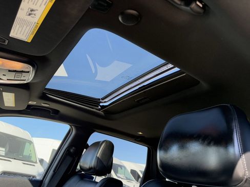 Used 2019 Jeep Grand Cherokee Altitude image 25