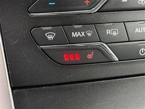 Used 2020 Ford Edge SEL image 24