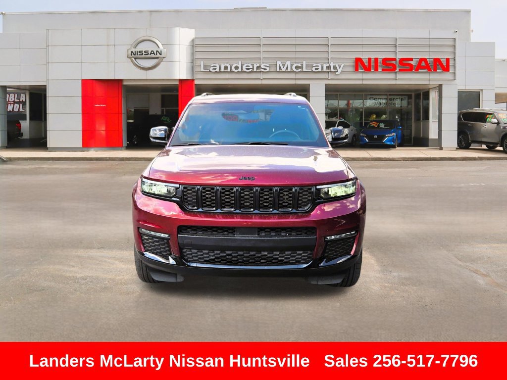 Used 2024 Jeep Grand Cherokee L Limited w/ Black Appearance Package AWD/4WD image 11