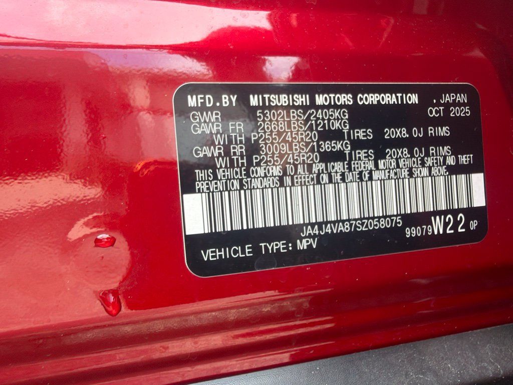 Used 2025 Mitsubishi Outlander SE AWD/4WD image 3