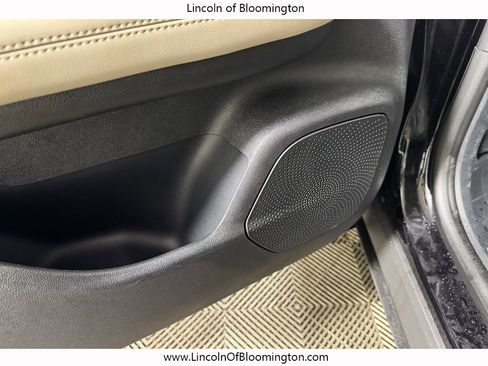 New 2026 Lincoln Corsair Premiere image 20