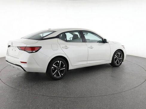 Used 2024 Nissan Sentra SV FWD image 9