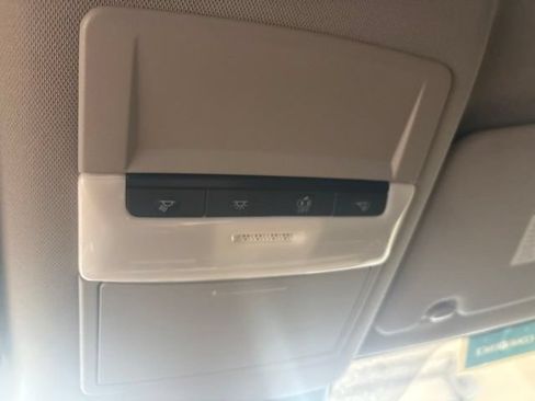 Used 2023 Nissan Rogue S FWD image 29