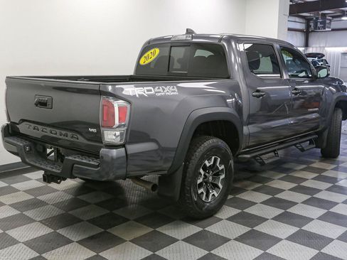 Used 2020 Toyota Tacoma TRD Off-Road w/ Technology Package AWD/4WD image 9