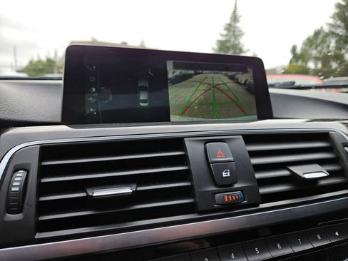 Used 2017 BMW 330i xDrive Sedan image 10