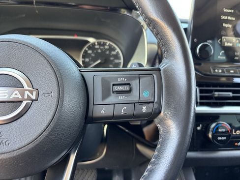 Used 2022 Nissan Pathfinder SL w/ SL Premium Package FWD image 26