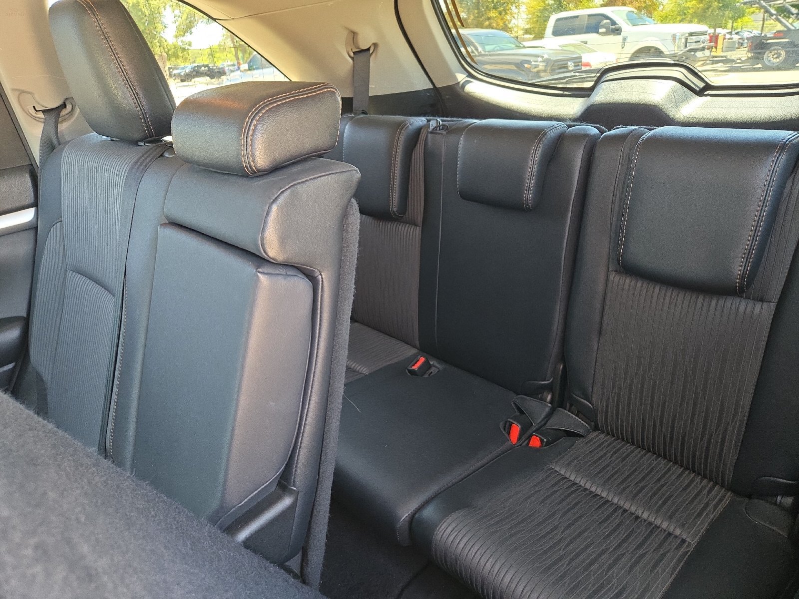 Used 2018 Toyota Highlander Plus FWD image 14