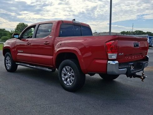 Used 2017 Toyota Tacoma SR5 w/ Tow Package AWD/4WD image 7