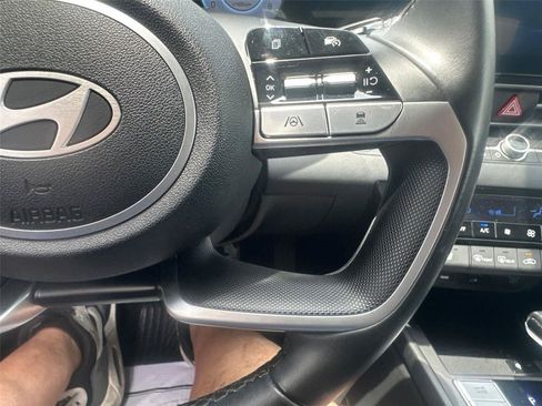 Used 2025 Hyundai Elantra SEL FWD image 24